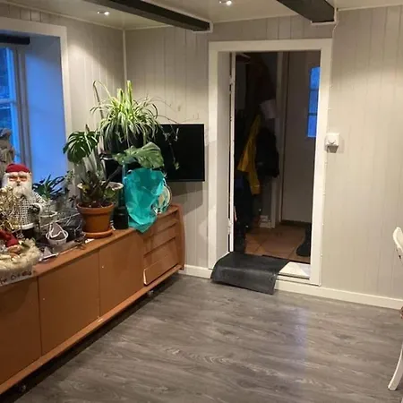 Poppenhuis Leies Ut Under Arendalsuka! Holiday home Arendal